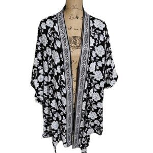 1X Cynthia Rowley Black and White Floral Reversible Kimono